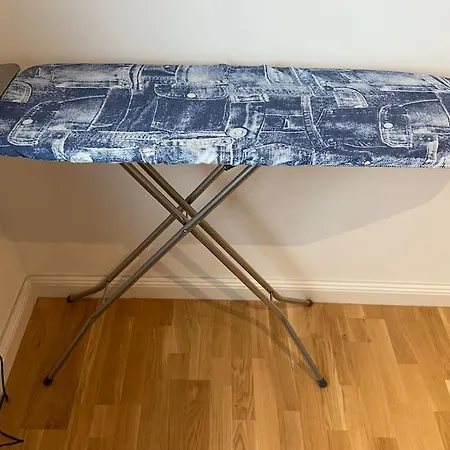 Luxury With Air Conditioning & Jaccuzzi Near Frankfurt Wiesbaden Apartment Hofheim am Taunus