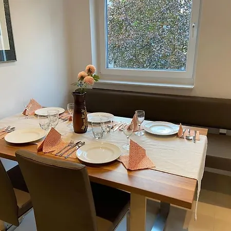 Luxury With Air Conditioning & Jaccuzzi Near Frankfurt Wiesbaden Hofheim am Taunus