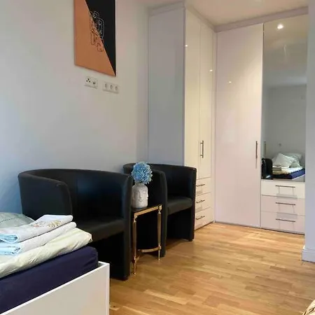 Luxury With Air Conditioning & Jaccuzzi Near Frankfurt Wiesbaden Apartmán Hofheim am Taunus