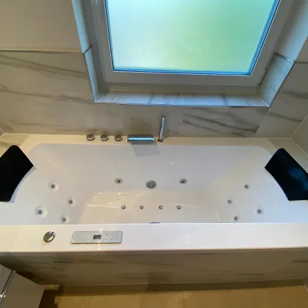 Luxury With Air Conditioning & Jaccuzzi Near Frankfurt Wiesbaden * Hofheim am Taunus