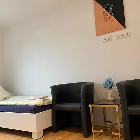 Apartment Luxury With Air Conditioning & Jaccuzzi Near Frankfurt Wiesbaden Hofheim am Taunus