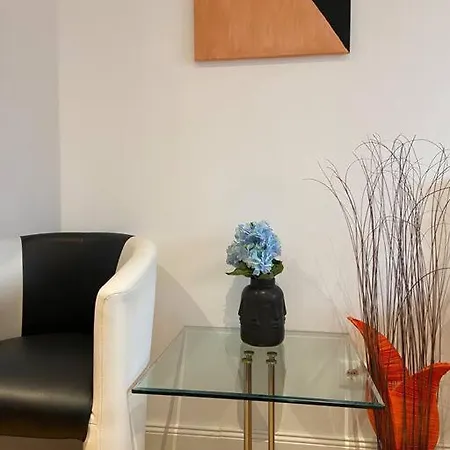 Luxury With Air Conditioning & Jaccuzzi Near Frankfurt Wiesbaden Appartement