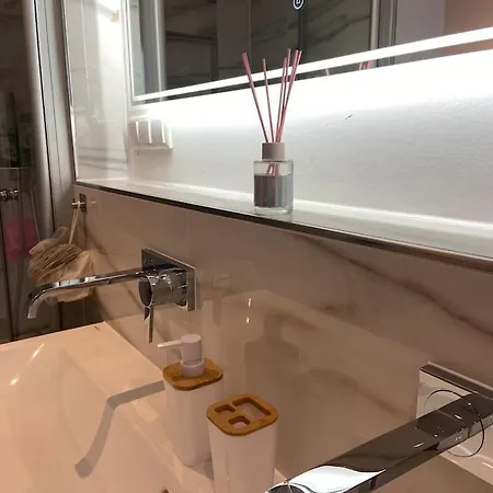 Luxury With Air Conditioning & Jaccuzzi Near Frankfurt Wiesbaden * Hofheim am Taunus