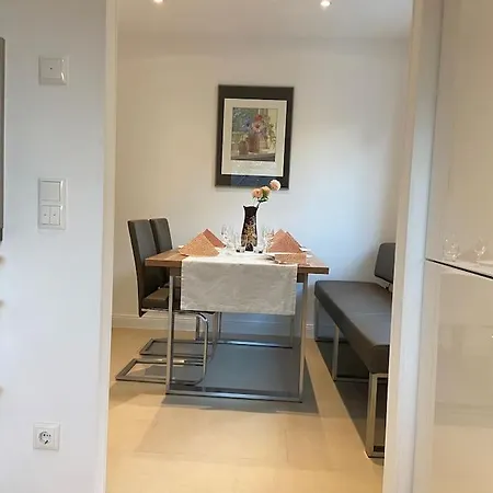 Luxury With Air Conditioning & Jaccuzzi Near Frankfurt Wiesbaden Appartement *
