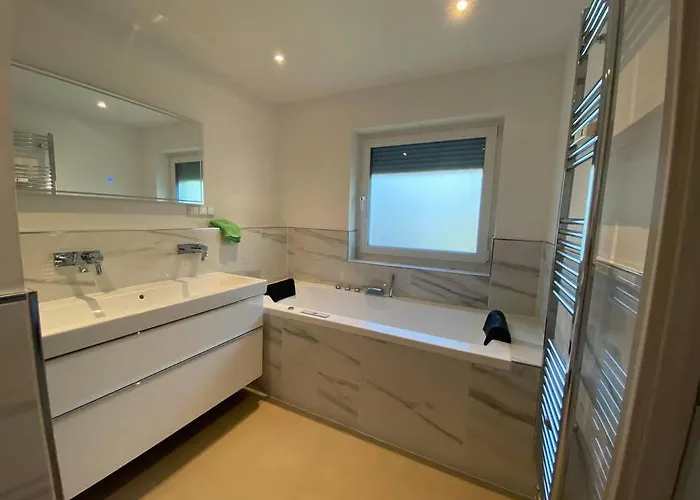 Luxury With Air Conditioning & Jaccuzzi Near Frankfurt Wiesbaden Apartament *