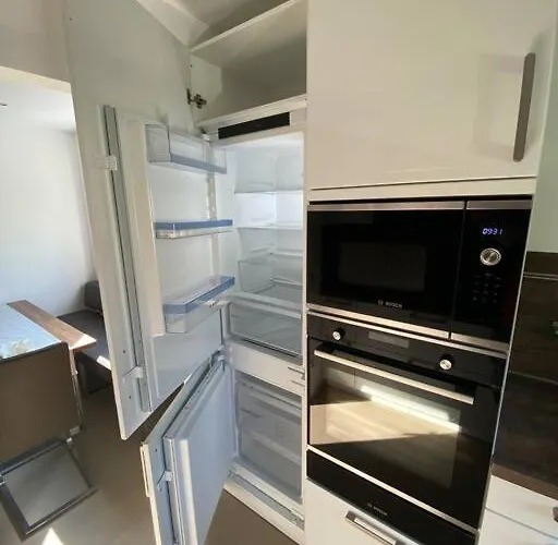 Luxury With Air Conditioning & Jaccuzzi Near Frankfurt Wiesbaden Hofheim am Taunus