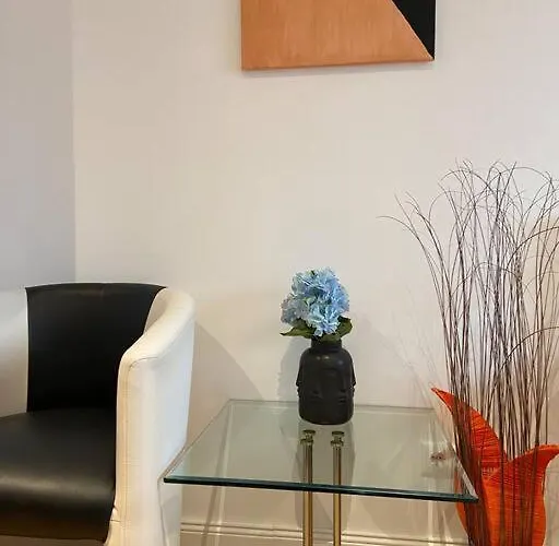 Luxury With Air Conditioning & Jaccuzzi Near Frankfurt Wiesbaden Apartament