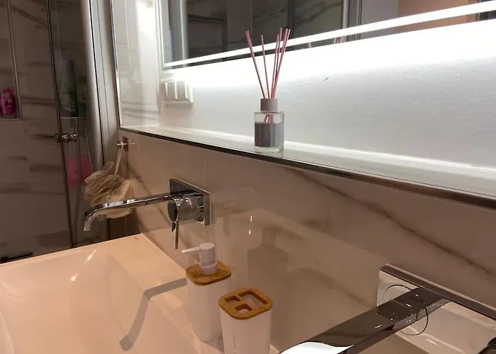 Luxury With Air Conditioning & Jaccuzzi Near Frankfurt Wiesbaden * Hofheim am Taunus